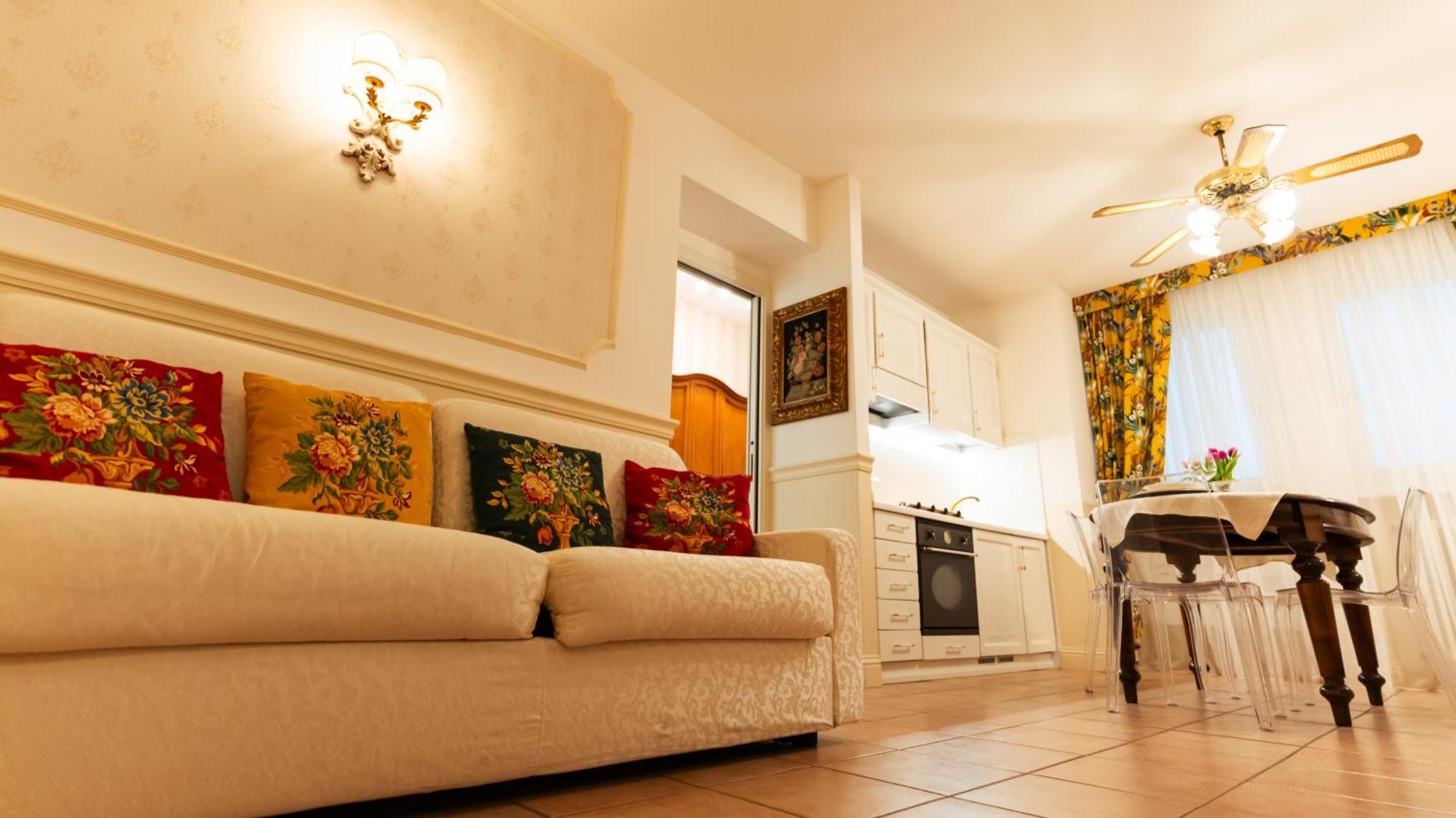 New Cozy Apartment - City Centre Lecco Buitenkant foto