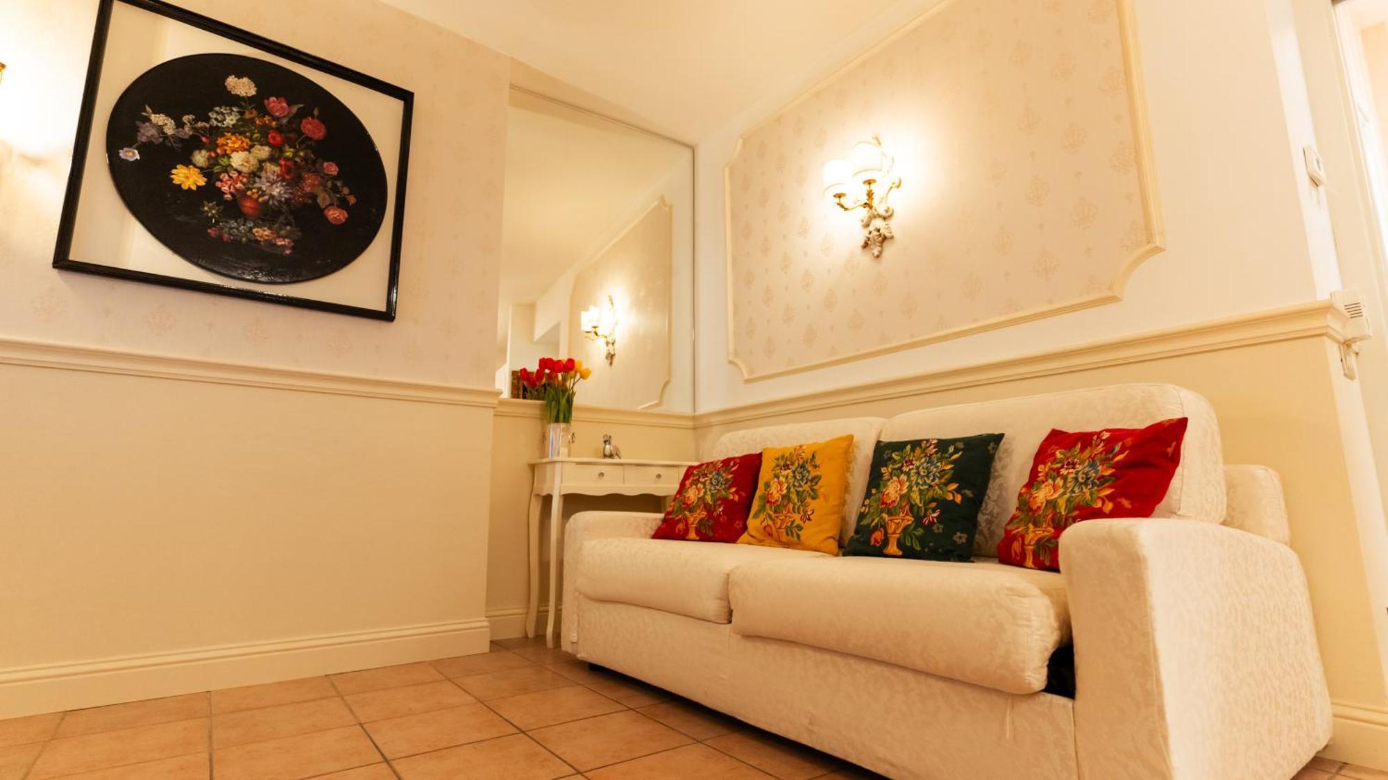 New Cozy Apartment - City Centre Lecco Buitenkant foto